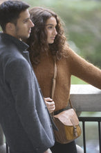 Ladda upp bild till gallerivisning, Axelremsväska MY