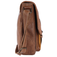 Ladda upp bild till gallerivisning, Axelremsväska MY