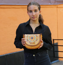 Ladda upp bild till gallerivisning, Axelremsväska / Clutch MANDA